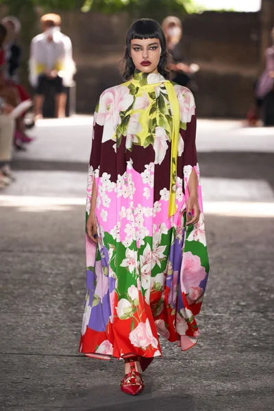 Look 13